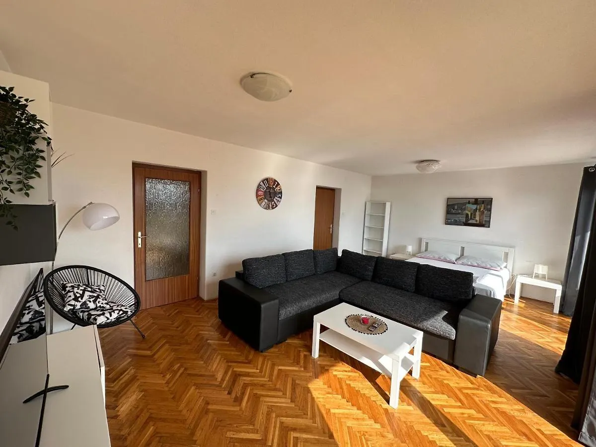 Apartments Matejcic Crikvenica 0*,  Croatia
